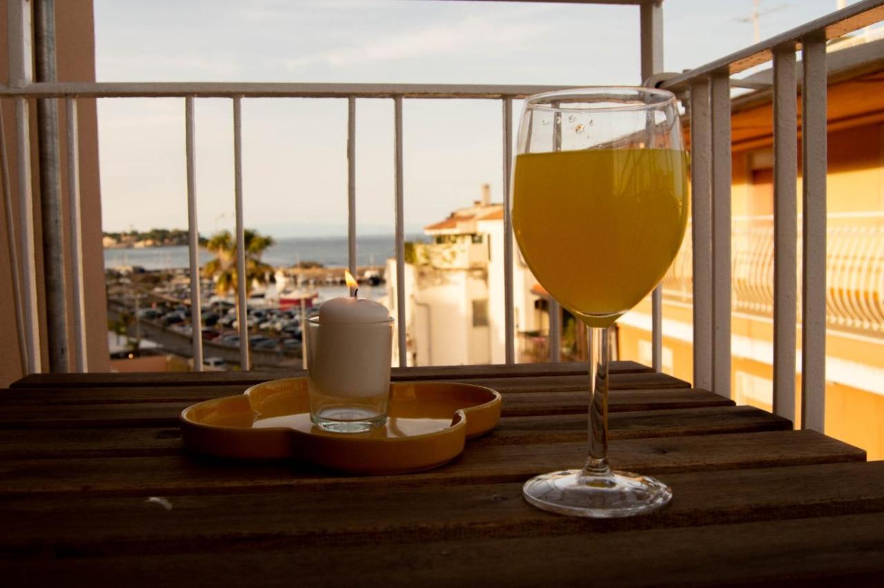 Casa Vacanze Caramagna Aci Castello Luaran gambar