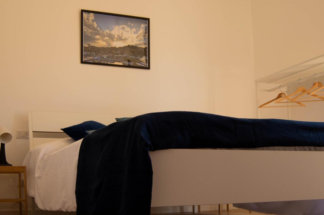 Casa Vacanze Caramagna Aci Castello Luaran gambar