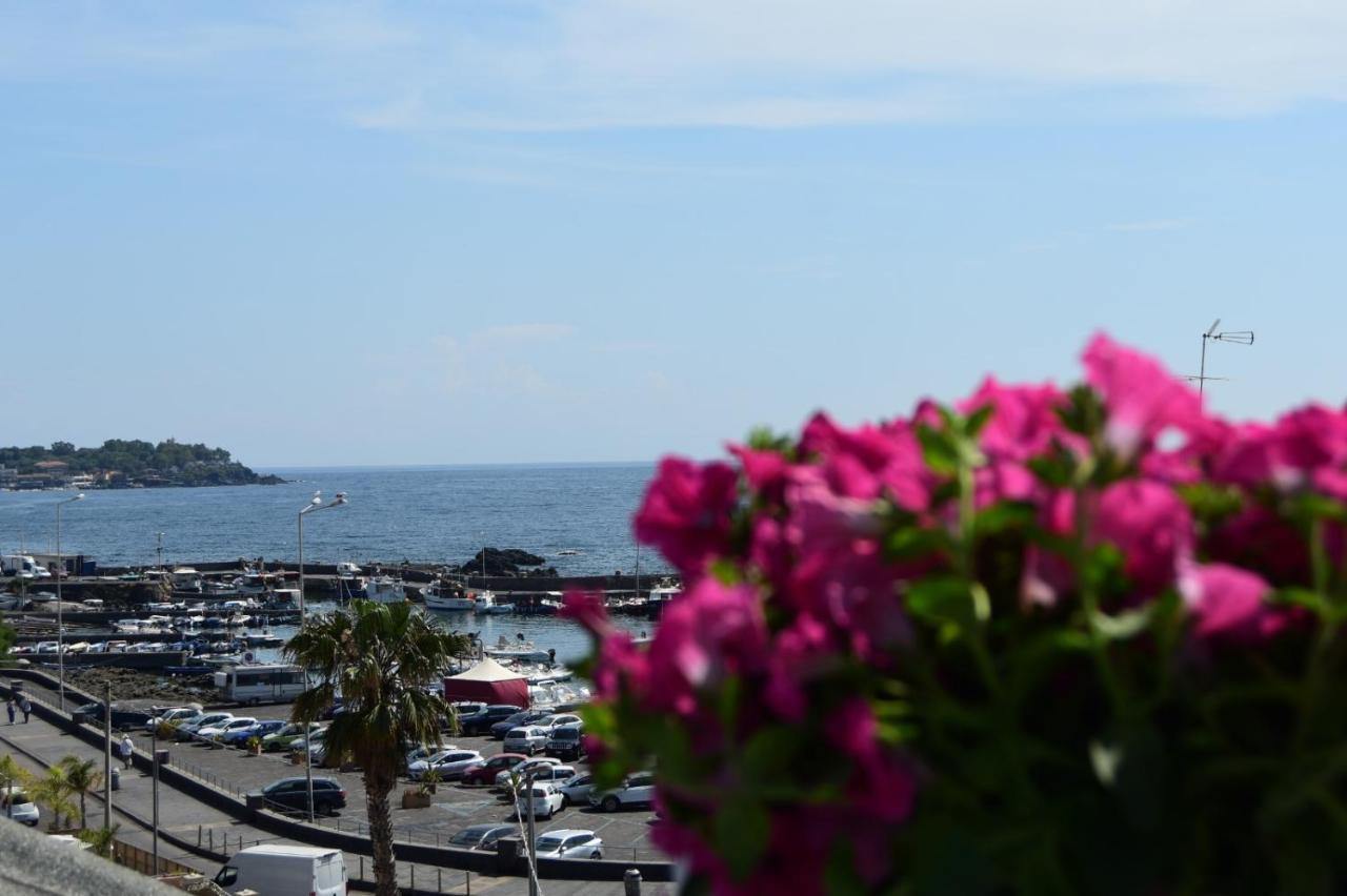 Casa Vacanze Caramagna Aci Castello Luaran gambar